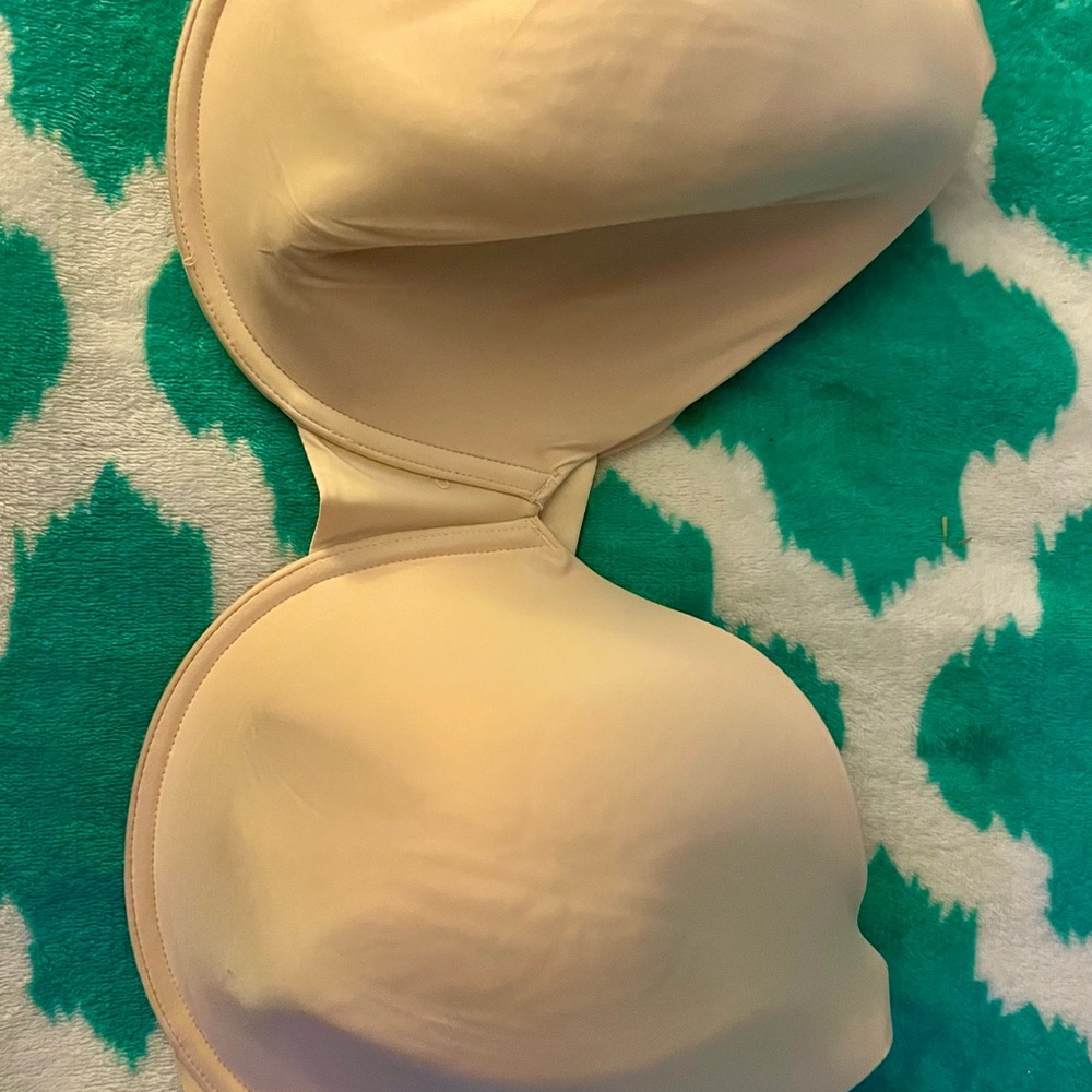 Soma Cream Seamless Bra with Elegant Molded Cups